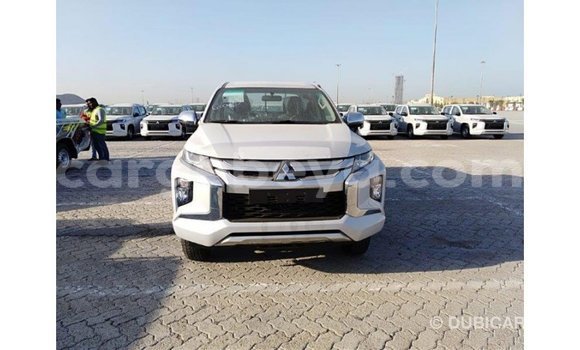 Buy Import Mitsubishi L200 White Car in Import - Dubai in Ethiopia Buy Import Mitsubishi L200 White Car in Import - Dubai in Ethiopia