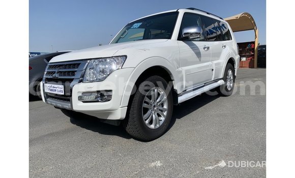 Acheter Import Voiture Mitsubishi Pajero Blanc à Import - Dubai, Ethiopie Acheter Import Voiture Mitsubishi Pajero Blanc à Import - Dubai, Ethiopie