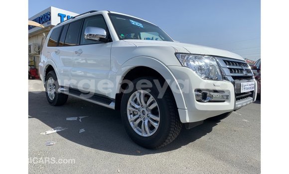 Acheter Import Voiture Mitsubishi Pajero Blanc à Import - Dubai, Ethiopie Acheter Import Voiture Mitsubishi Pajero Blanc à Import - Dubai, Ethiopie