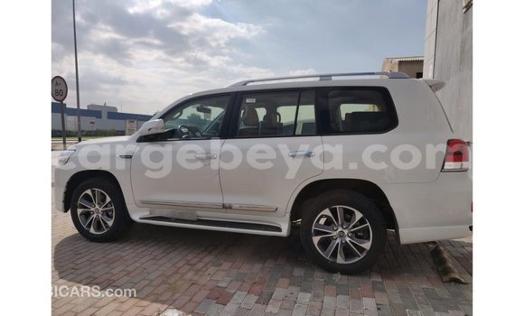 Buy Import Toyota Land Cruiser White Car in Import - Dubai in Ethiopia Buy Import Toyota Land Cruiser White Car in Import - Dubai in Ethiopia