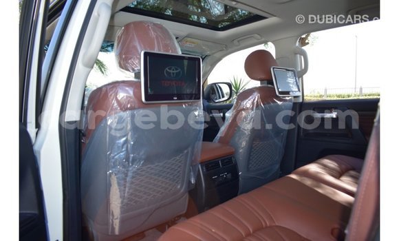 Buy Import Toyota Land Cruiser White Car in Import - Dubai in Ethiopia Buy Import Toyota Land Cruiser White Car in Import - Dubai in Ethiopia