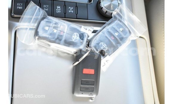 Buy Import Toyota Land Cruiser White Car in Import - Dubai in Ethiopia Buy Import Toyota Land Cruiser White Car in Import - Dubai in Ethiopia