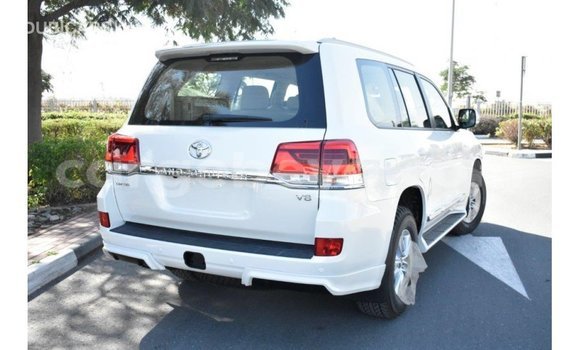 Buy Import Toyota Land Cruiser White Car in Import - Dubai in Ethiopia Buy Import Toyota Land Cruiser White Car in Import - Dubai in Ethiopia