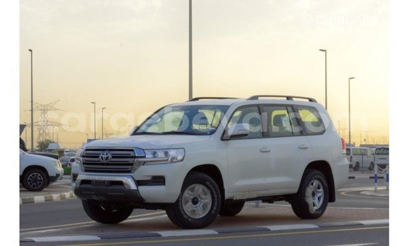 Buy Import Toyota Land Cruiser White Car in Import - Dubai in Ethiopia Buy Import Toyota Land Cruiser White Car in Import - Dubai in Ethiopia
