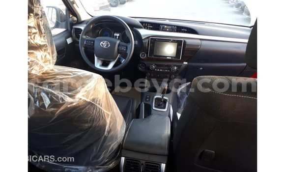 Imported Toyota Hilux Red Makiinaa iti Import - Dubai keessatti Ethiopia keessatti Imported Toyota Hilux Red Makiinaa iti Import - Dubai keessatti Ethiopia keessatti