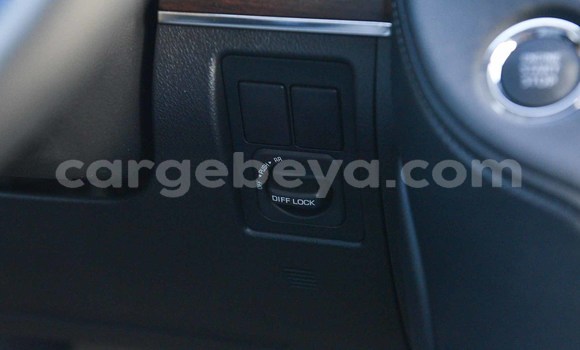 Haaraa Toyota Land Cruiser White Makiinaa iti Abiy Adi keessatti Tigray keessatti Haaraa Toyota Land Cruiser White Makiinaa iti Abiy Adi keessatti Tigray keessatti