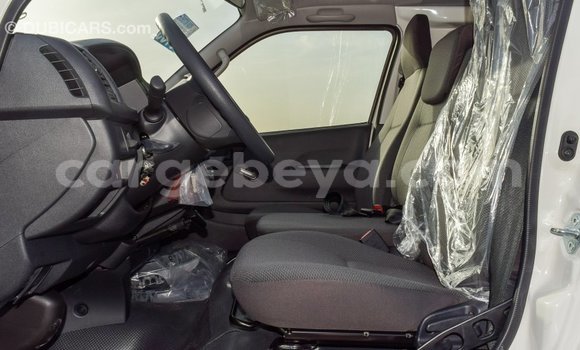 Imported Toyota Hiace White Makiinaa iti Import - Dubai keessatti Ethiopia keessatti Imported Toyota Hiace White Makiinaa iti Import - Dubai keessatti Ethiopia keessatti