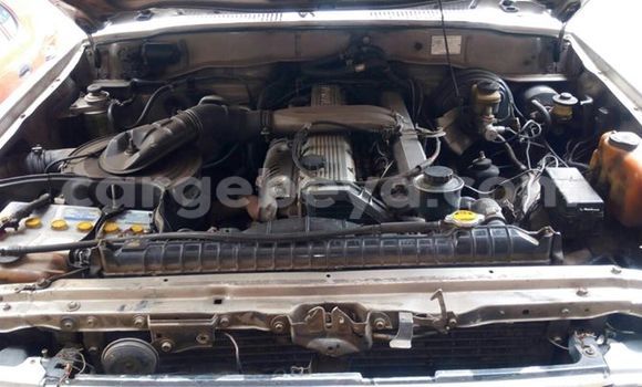Oofamaa Toyota 4Runner Other Makiinaa iti Addis–Ababa keessatti Ethiopia keessatti Oofamaa Toyota 4Runner Other Makiinaa iti Addis–Ababa keessatti Ethiopia keessatti