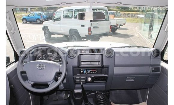 Buy Import Toyota Land Cruiser White Car in Import - Dubai in Ethiopia Buy Import Toyota Land Cruiser White Car in Import - Dubai in Ethiopia