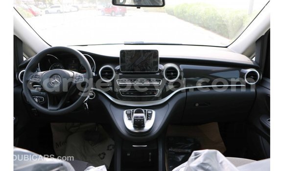 Acheter Import Voiture Mercedes-Benz 250 Noir à Import - Dubai, Ethiopie Acheter Import Voiture Mercedes-Benz 250 Noir à Import - Dubai, Ethiopie