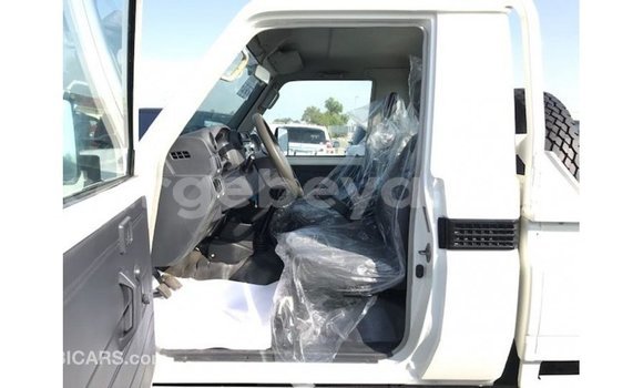 Buy Import Toyota Land Cruiser White Car in Import - Dubai in Ethiopia Buy Import Toyota Land Cruiser White Car in Import - Dubai in Ethiopia