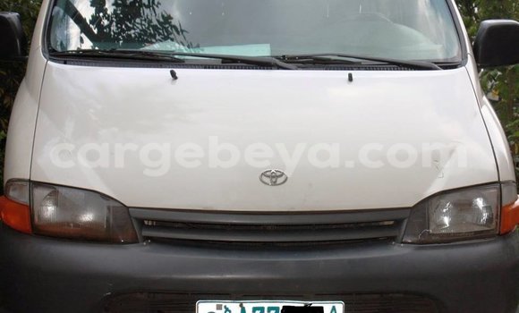 Acheter Occasion Voiture Toyota Dolphin Blanc à Addis Ababa, Ethiopie Acheter Occasion Voiture Toyota Dolphin Blanc à Addis Ababa, Ethiopie