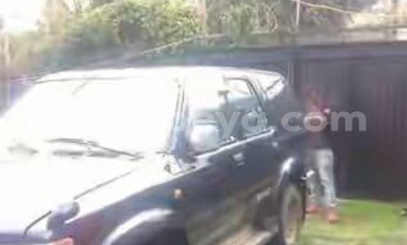 Acheter Occasion Voiture Toyota Hilux Surf Bleu à Addis Ababa, Ethiopie Acheter Occasion Voiture Toyota Hilux Surf Bleu à Addis Ababa, Ethiopie