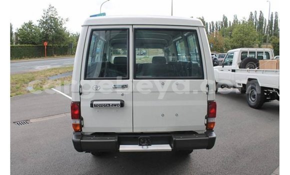 Buy Import Toyota Land Cruiser White Car in Import - Dubai in Ethiopia Buy Import Toyota Land Cruiser White Car in Import - Dubai in Ethiopia