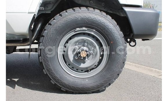 Buy Import Toyota Land Cruiser White Car in Import - Dubai in Ethiopia Buy Import Toyota Land Cruiser White Car in Import - Dubai in Ethiopia