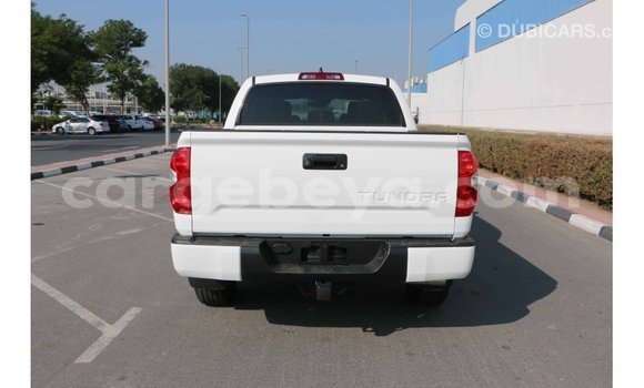 Acheter Import Voiture Toyota Tundra Blanc à Import - Dubai, Ethiopie Acheter Import Voiture Toyota Tundra Blanc à Import - Dubai, Ethiopie