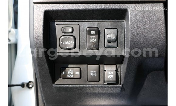 Acheter Import Voiture Toyota Tundra Blanc à Import - Dubai, Ethiopie Acheter Import Voiture Toyota Tundra Blanc à Import - Dubai, Ethiopie