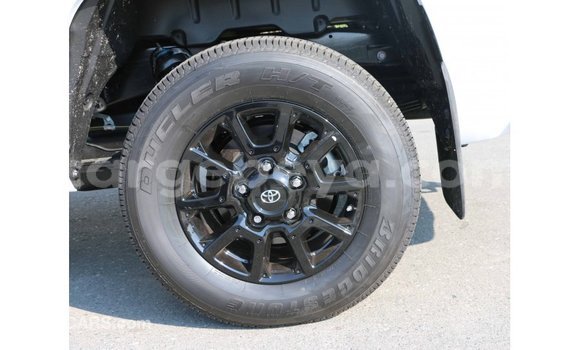 Acheter Import Voiture Toyota Tundra Blanc à Import - Dubai, Ethiopie Acheter Import Voiture Toyota Tundra Blanc à Import - Dubai, Ethiopie