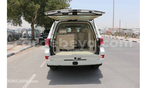Buy Import Toyota Land Cruiser White Car in Import - Dubai in Ethiopia Buy Import Toyota Land Cruiser White Car in Import - Dubai in Ethiopia