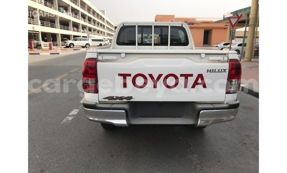 Acheter Import Voiture Toyota Hilux Blanc à Import - Dubai, Ethiopie Acheter Import Voiture Toyota Hilux Blanc à Import - Dubai, Ethiopie