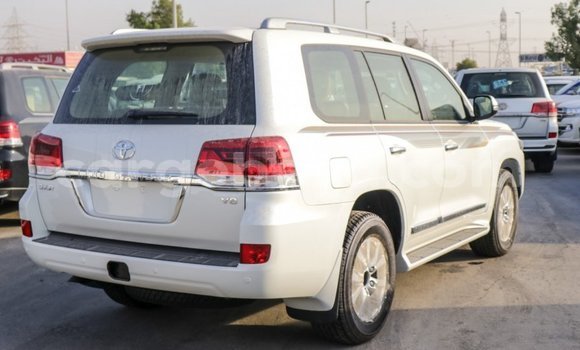 Buy Import Toyota Land Cruiser White Car in Import - Dubai in Ethiopia Buy Import Toyota Land Cruiser White Car in Import - Dubai in Ethiopia