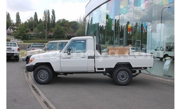 Buy Import Toyota Land Cruiser White Car in Import - Dubai in Ethiopia Buy Import Toyota Land Cruiser White Car in Import - Dubai in Ethiopia