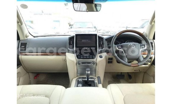 Buy Import Toyota Land Cruiser White Car in Import - Dubai in Ethiopia Buy Import Toyota Land Cruiser White Car in Import - Dubai in Ethiopia