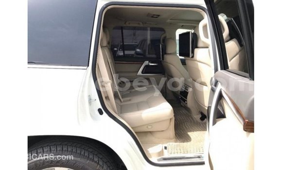 Buy Import Toyota Land Cruiser White Car in Import - Dubai in Ethiopia Buy Import Toyota Land Cruiser White Car in Import - Dubai in Ethiopia
