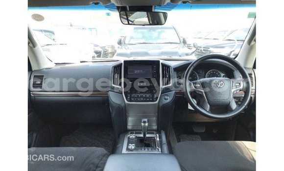 ይግዙ Imported Toyota Land Cruiser ነጭ መኪና በ Import - Dubai በ ኢትዮጵያ ይግዙ Imported Toyota Land Cruiser ነጭ መኪና በ Import - Dubai በ ኢትዮጵያ