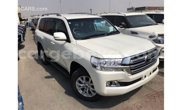 ይግዙ Imported Toyota Land Cruiser ነጭ መኪና በ Import - Dubai በ ኢትዮጵያ ይግዙ Imported Toyota Land Cruiser ነጭ መኪና በ Import - Dubai በ ኢትዮጵያ