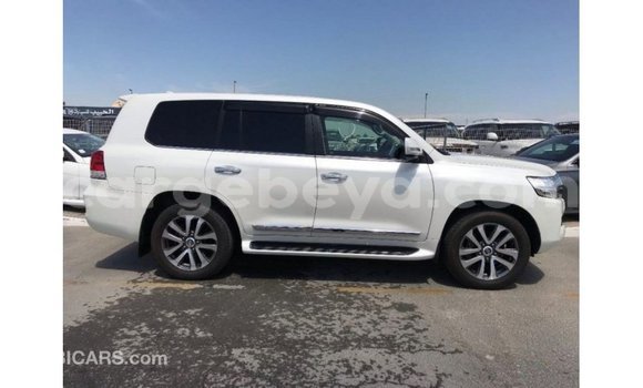 Buy Import Toyota Land Cruiser White Car in Import - Dubai in Ethiopia Buy Import Toyota Land Cruiser White Car in Import - Dubai in Ethiopia