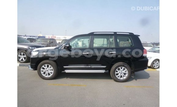 ይግዙ Imported Toyota Land Cruiser ጥቁር መኪና በ Import - Dubai በ ኢትዮጵያ ይግዙ Imported Toyota Land Cruiser ጥቁር መኪና በ Import - Dubai በ ኢትዮጵያ
