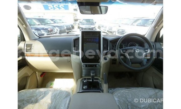 ይግዙ Imported Toyota Land Cruiser ብናማ መኪና በ Import - Dubai በ ኢትዮጵያ ይግዙ Imported Toyota Land Cruiser ብናማ መኪና በ Import - Dubai በ ኢትዮጵያ