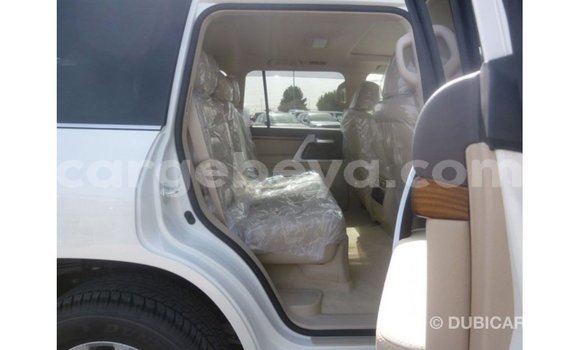 Buy Import Toyota Land Cruiser White Car in Import - Dubai in Ethiopia Buy Import Toyota Land Cruiser White Car in Import - Dubai in Ethiopia