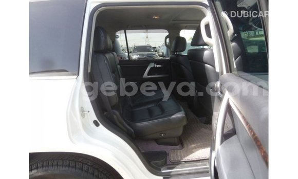 Buy Import Toyota Land Cruiser White Car in Import - Dubai in Ethiopia Buy Import Toyota Land Cruiser White Car in Import - Dubai in Ethiopia