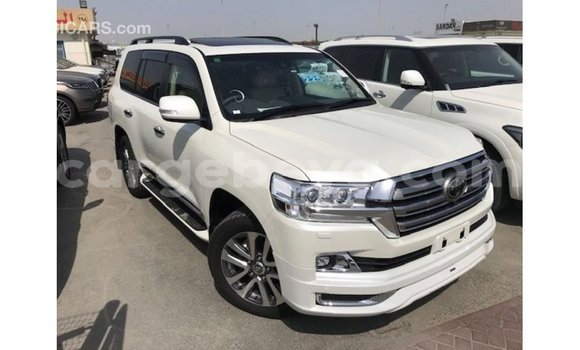 ይግዙ Imported Toyota Land Cruiser ነጭ መኪና በ Import - Dubai በ ኢትዮጵያ ይግዙ Imported Toyota Land Cruiser ነጭ መኪና በ Import - Dubai በ ኢትዮጵያ