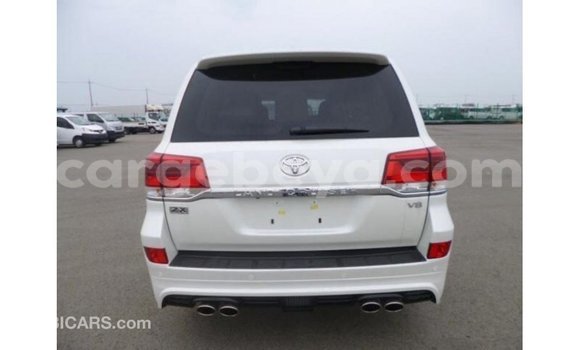 ይግዙ Imported Toyota Land Cruiser ነጭ መኪና በ Import - Dubai በ ኢትዮጵያ ይግዙ Imported Toyota Land Cruiser ነጭ መኪና በ Import - Dubai በ ኢትዮጵያ