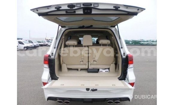 ይግዙ Imported Toyota Land Cruiser ነጭ መኪና በ Import - Dubai በ ኢትዮጵያ ይግዙ Imported Toyota Land Cruiser ነጭ መኪና በ Import - Dubai በ ኢትዮጵያ