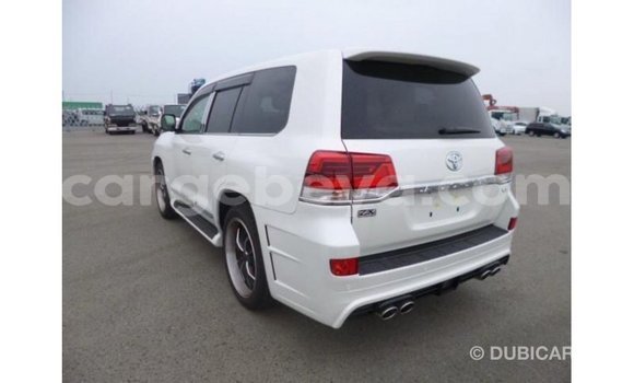 ይግዙ Imported Toyota Land Cruiser ነጭ መኪና በ Import - Dubai በ ኢትዮጵያ ይግዙ Imported Toyota Land Cruiser ነጭ መኪና በ Import - Dubai በ ኢትዮጵያ