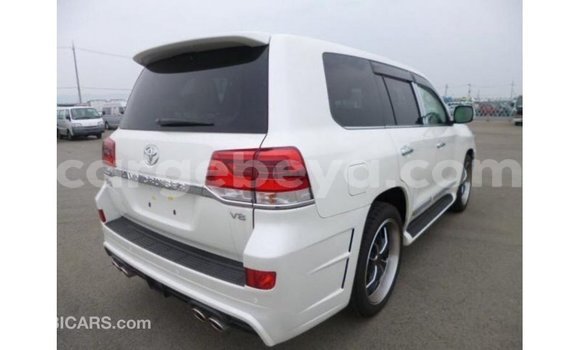 ይግዙ Imported Toyota Land Cruiser ነጭ መኪና በ Import - Dubai በ ኢትዮጵያ ይግዙ Imported Toyota Land Cruiser ነጭ መኪና በ Import - Dubai በ ኢትዮጵያ