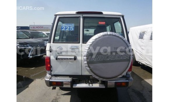 ይግዙ Imported Toyota Land Cruiser ነጭ መኪና በ Import - Dubai በ ኢትዮጵያ ይግዙ Imported Toyota Land Cruiser ነጭ መኪና በ Import - Dubai በ ኢትዮጵያ