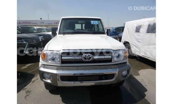 ይግዙ Imported Toyota Land Cruiser ነጭ መኪና በ Import - Dubai በ ኢትዮጵያ ይግዙ Imported Toyota Land Cruiser ነጭ መኪና በ Import - Dubai በ ኢትዮጵያ