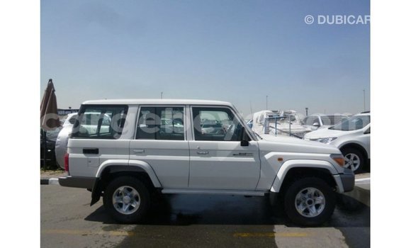 ይግዙ Imported Toyota Land Cruiser ነጭ መኪና በ Import - Dubai በ ኢትዮጵያ ይግዙ Imported Toyota Land Cruiser ነጭ መኪና በ Import - Dubai በ ኢትዮጵያ
