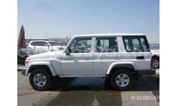 ይግዙ Imported Toyota Land Cruiser ነጭ መኪና በ Import - Dubai በ ኢትዮጵያ ይግዙ Imported Toyota Land Cruiser ነጭ መኪና በ Import - Dubai በ ኢትዮጵያ