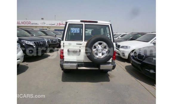 Buy Import Toyota Land Cruiser White Car in Import - Dubai in Ethiopia Buy Import Toyota Land Cruiser White Car in Import - Dubai in Ethiopia