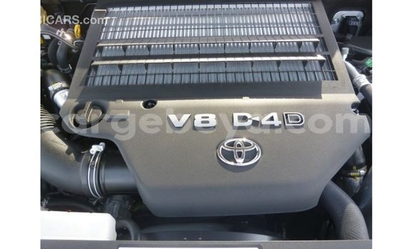ይግዙ Imported Toyota Land Cruiser ብናማ መኪና በ Import - Dubai በ ኢትዮጵያ ይግዙ Imported Toyota Land Cruiser ብናማ መኪና በ Import - Dubai በ ኢትዮጵያ