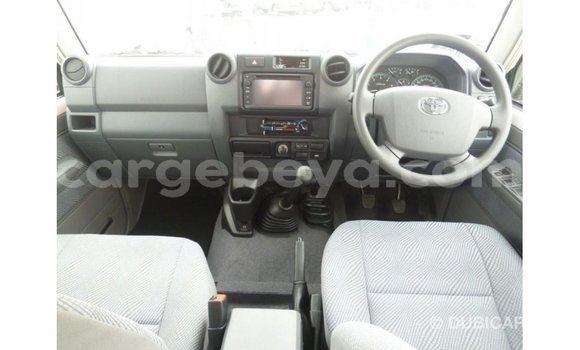 Buy Import Toyota Land Cruiser White Car in Import - Dubai in Ethiopia Buy Import Toyota Land Cruiser White Car in Import - Dubai in Ethiopia