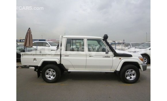 Buy Import Toyota Land Cruiser White Car in Import - Dubai in Ethiopia Buy Import Toyota Land Cruiser White Car in Import - Dubai in Ethiopia