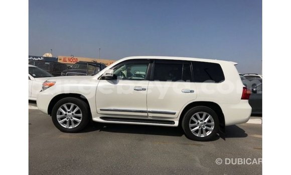 Buy Import Toyota Land Cruiser White Car in Import - Dubai in Ethiopia Buy Import Toyota Land Cruiser White Car in Import - Dubai in Ethiopia
