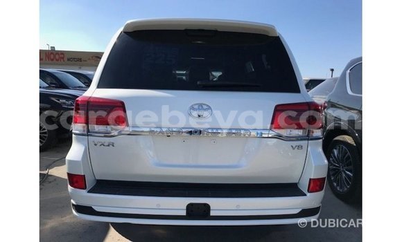 ይግዙ Imported Toyota Land Cruiser ነጭ መኪና በ Import - Dubai በ ኢትዮጵያ ይግዙ Imported Toyota Land Cruiser ነጭ መኪና በ Import - Dubai በ ኢትዮጵያ